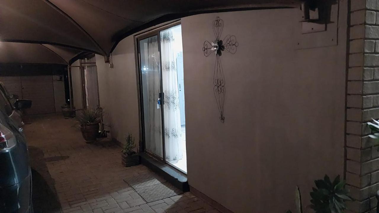 Appartement Log In At 118 Self Catering Unit 2 à Meyerton Extérieur photo